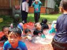 ASYIKNYA BERMAIN AIR
